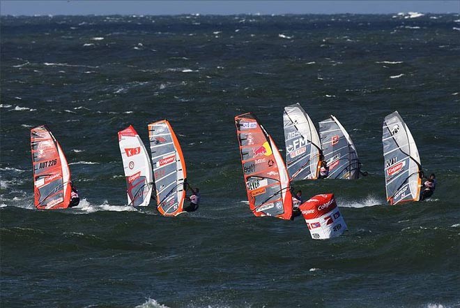 Dunkerbeck leads the pack - 2009 PWA Colgate World Cup ©  John Carter / PWA http://www.pwaworldtour.com